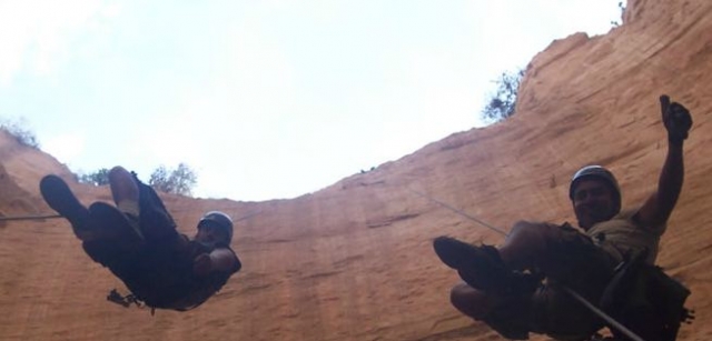 Rappel en una cuevas